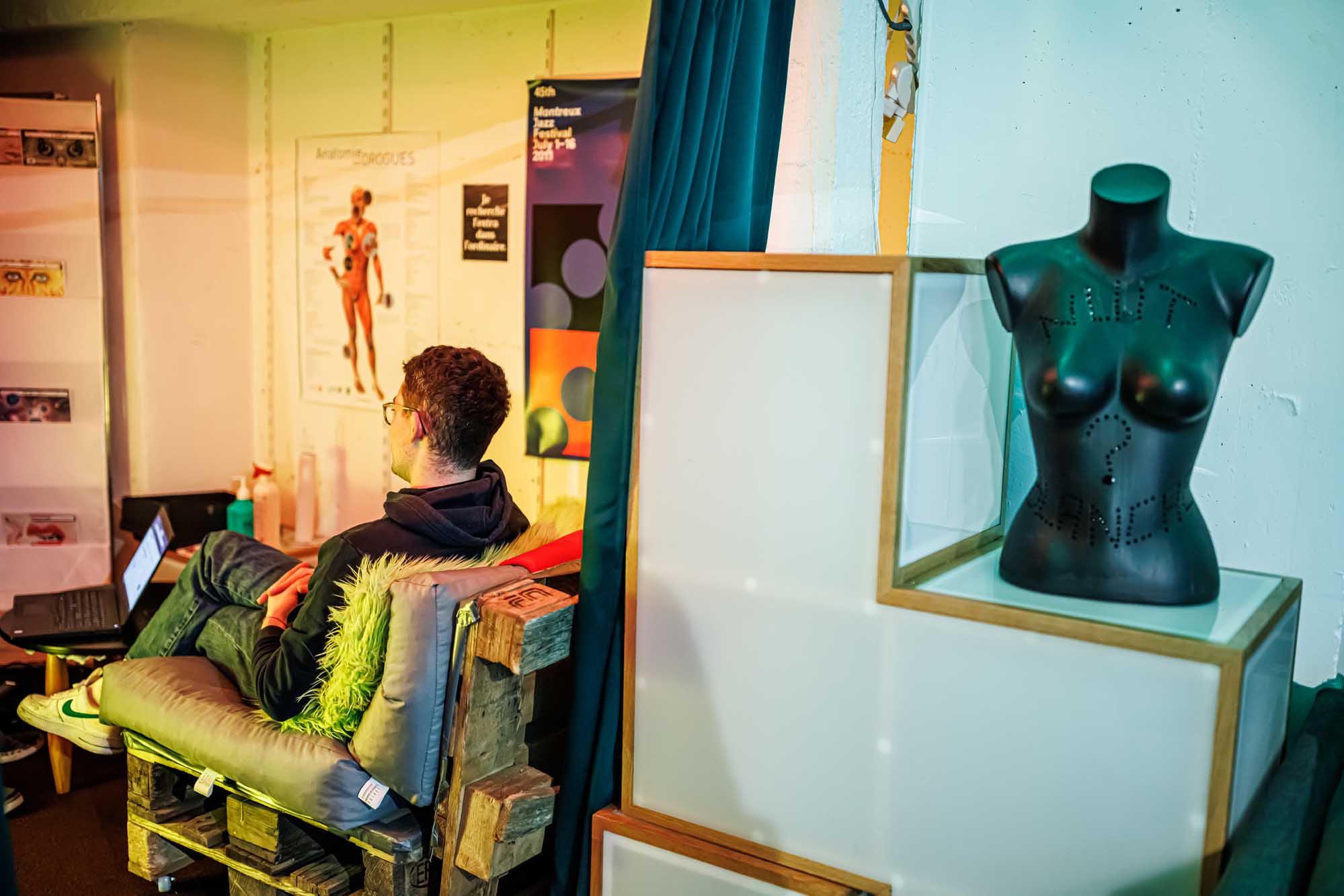 Sébastien peut poser les questions relatives à sa consommation