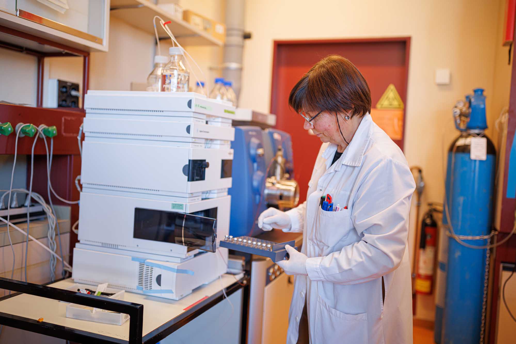 Les fioles sont mangées par les machines.